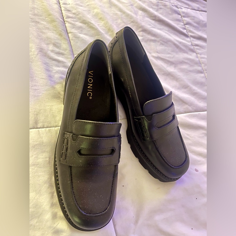 Women’s Vionic penny loafer